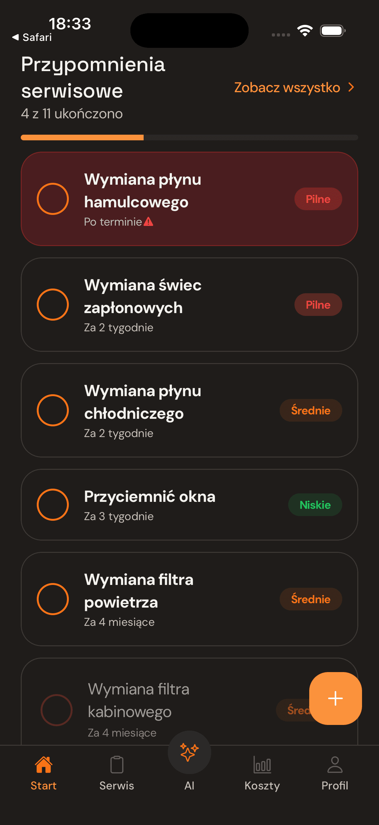 Lista przypomnień serwisowych w aplikacji CarSense.